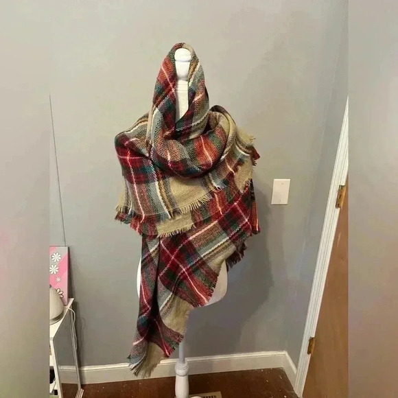 ModCloth Plaid Scarf/Shawl/Wrap/Blanket - Picture 9 of 11